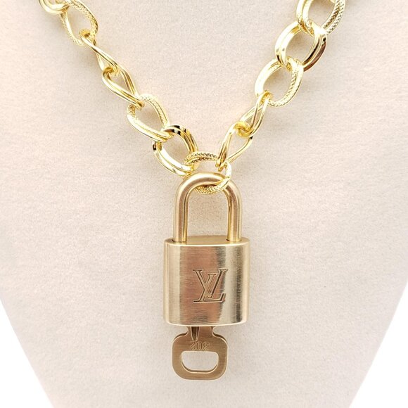 Authentic Louis Vuitton Gold Padlock w/ Unbranded Fashion Stainless Steel Chain - Picture 4 of 9